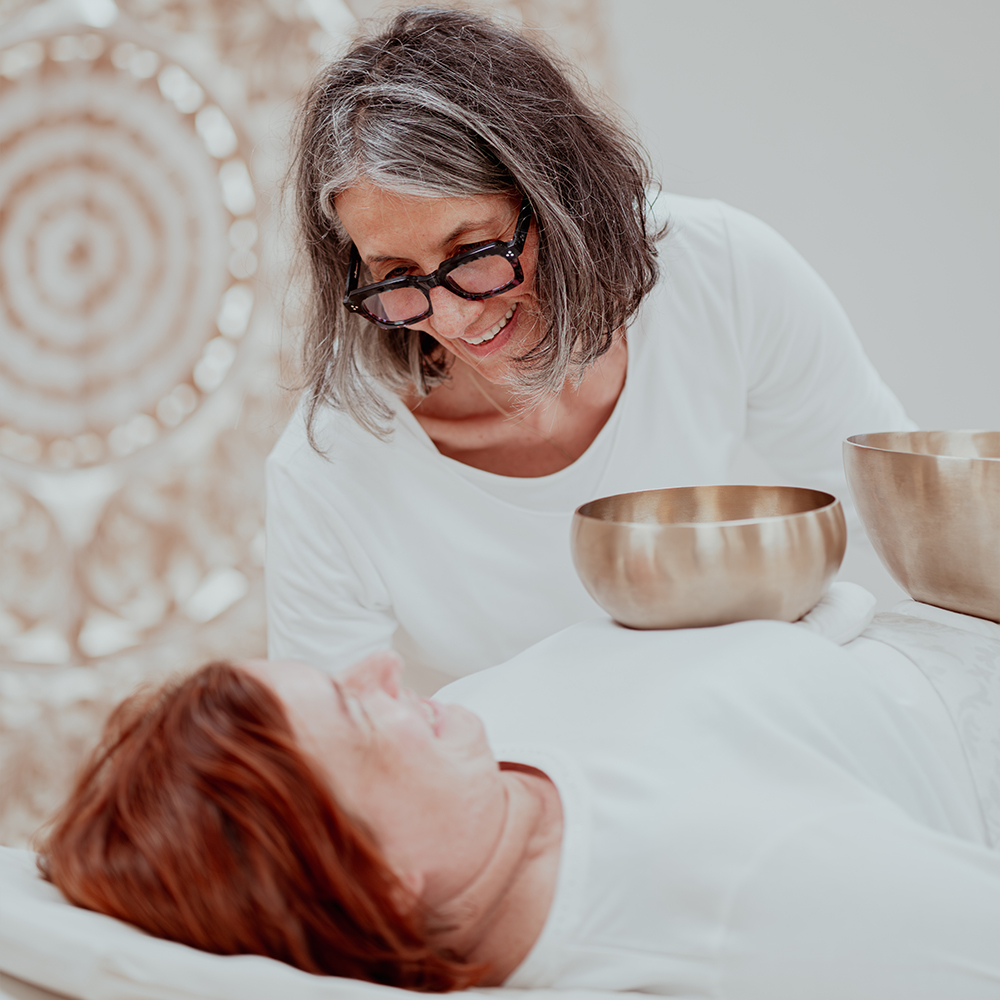 Sabine Renz | Klangschalenmassage & -meditation