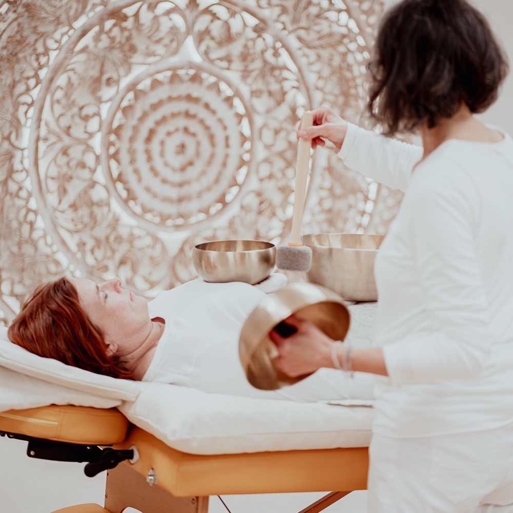 Sabine Renz | Klangschalenmassage & -meditation