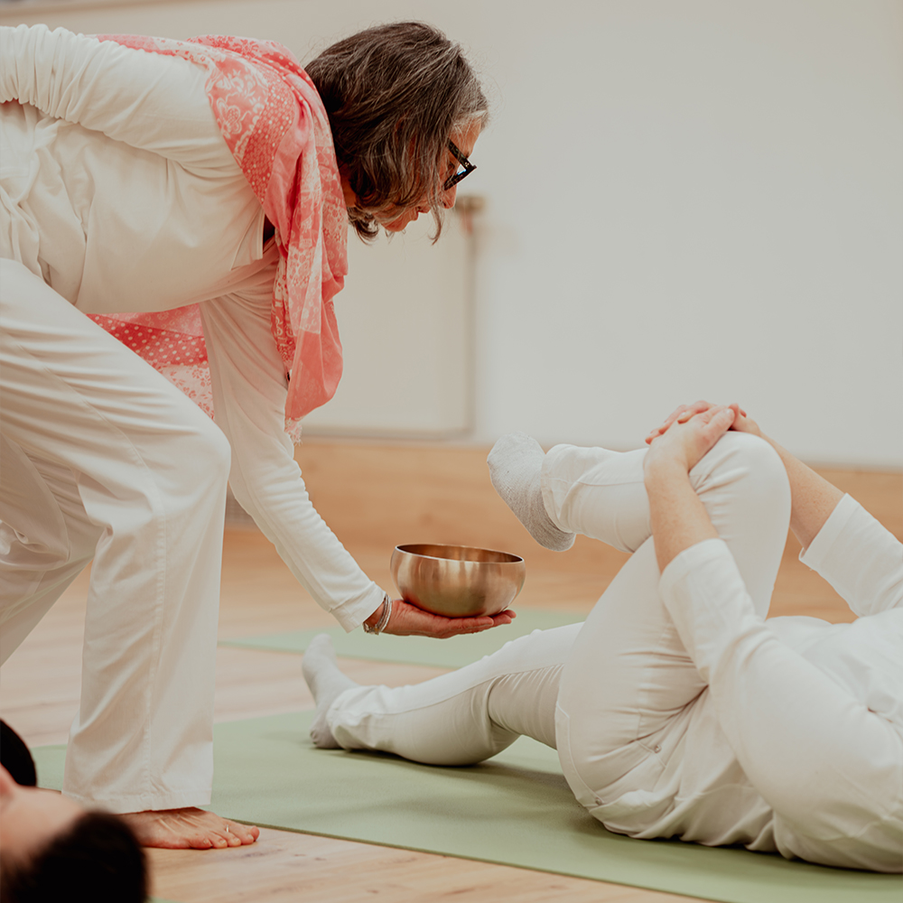 Sabine Renz | Klangschalenmassage & -meditation